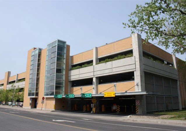 Hôpital Charles- Le Moyne Hospital Parking